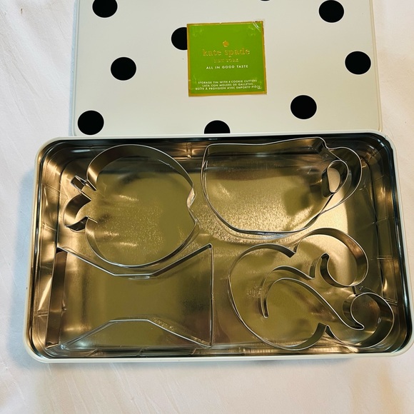Kate Spade All in Good Taste Deco Dot cookie cutter set and polka dot tin - Picture 10 of 13